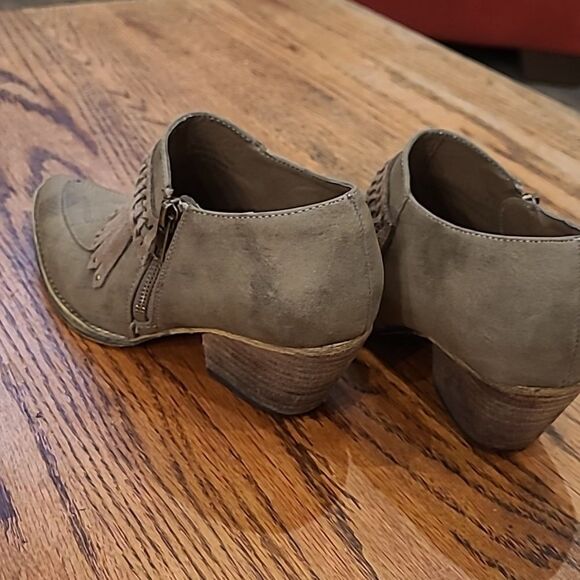 Very Volatile Los Angeles sz 7 bootie ankle boot, Western flare - Picture 5 of 11